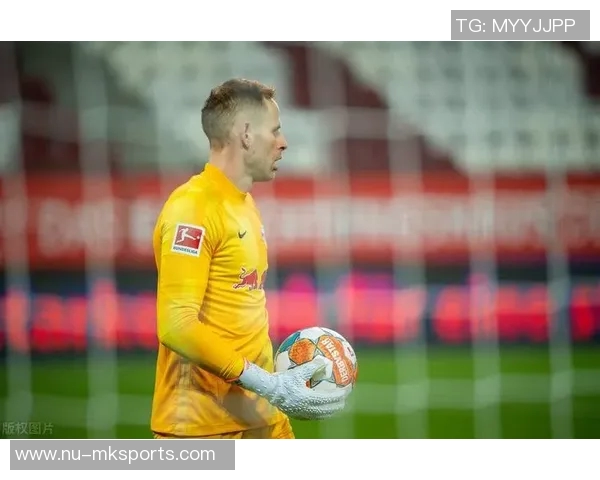 官方足球球星风采大赏：实力与魅力并存的绿茵传奇